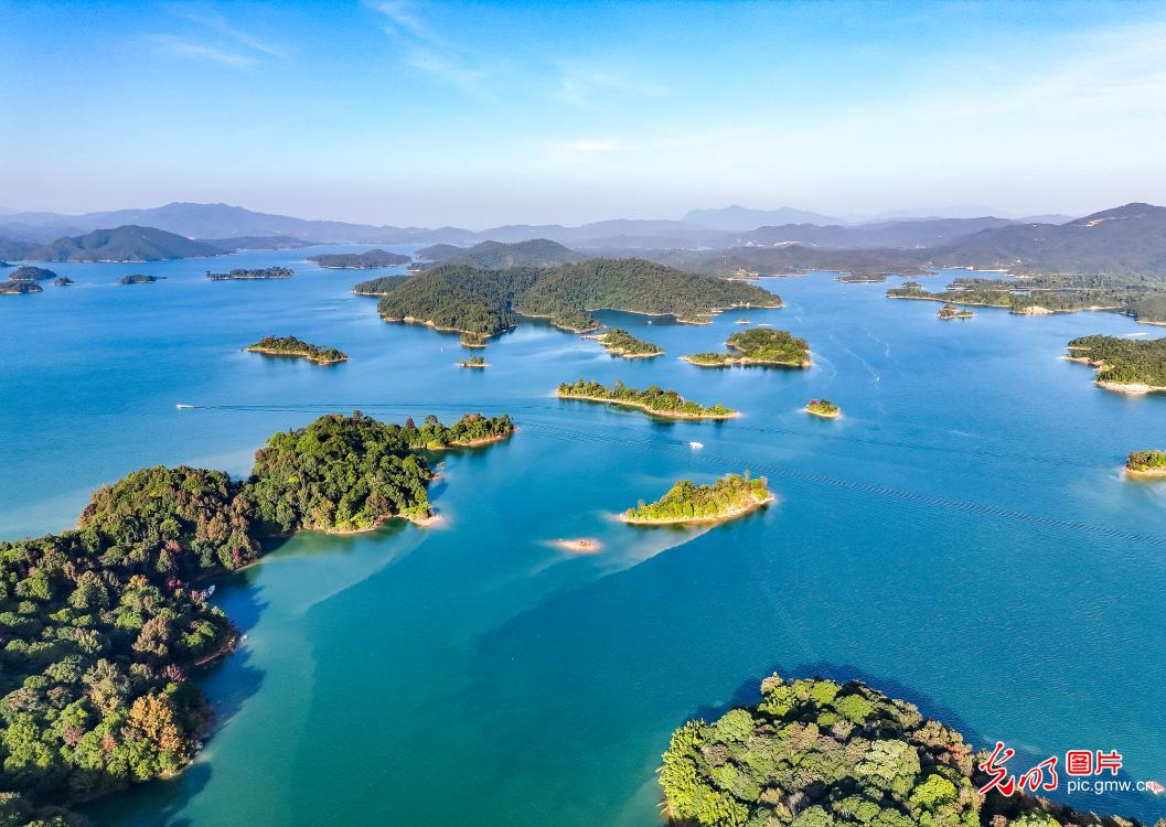 Picturesque scenery of Wanlv Lake in S China's Guangdong