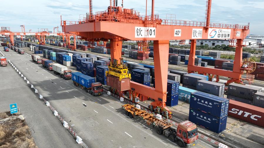 Chinese landmark trade corridor handles over 5 mln TEUs
