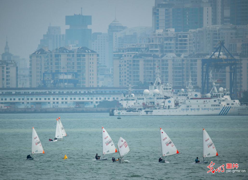 Sailboats add dynamism to S China's Hainan