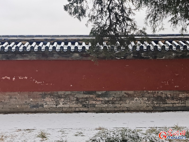 Snowfall brings serene winter beauty to the Temple of Heaven