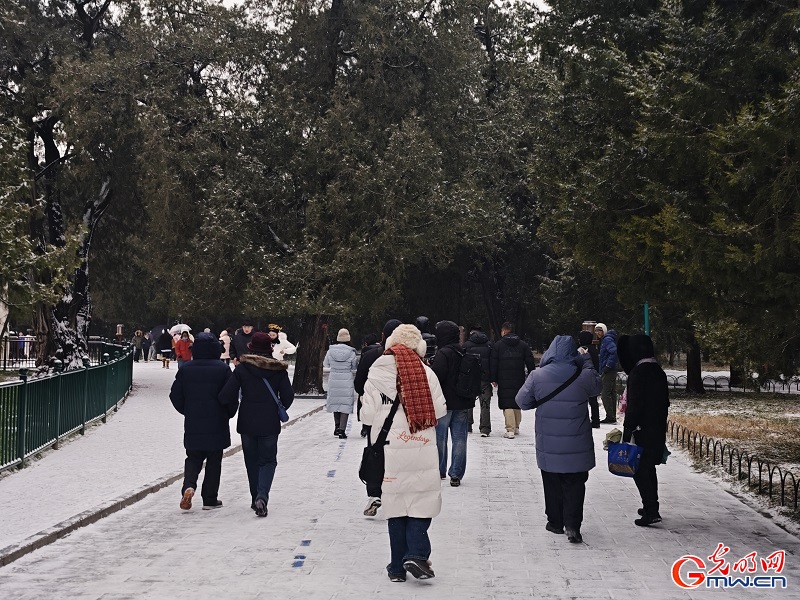 Snowfall brings serene winter beauty to the Temple of Heaven