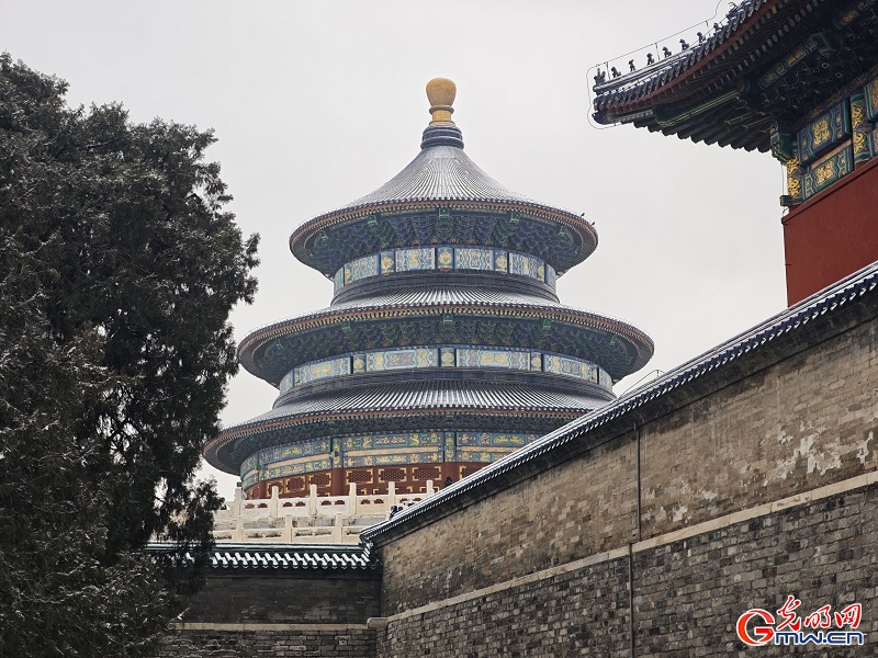 Snowfall brings serene winter beauty to the Temple of Heaven