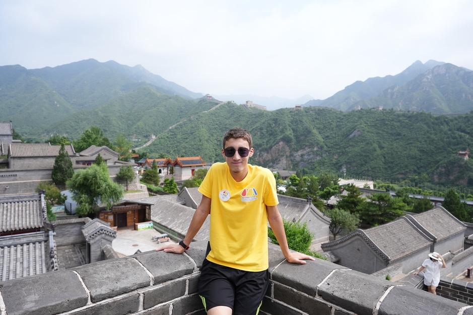 2025 China Soong Ching Ling Foundation Junior Cultural Ambassadors Scale the Great Wall
