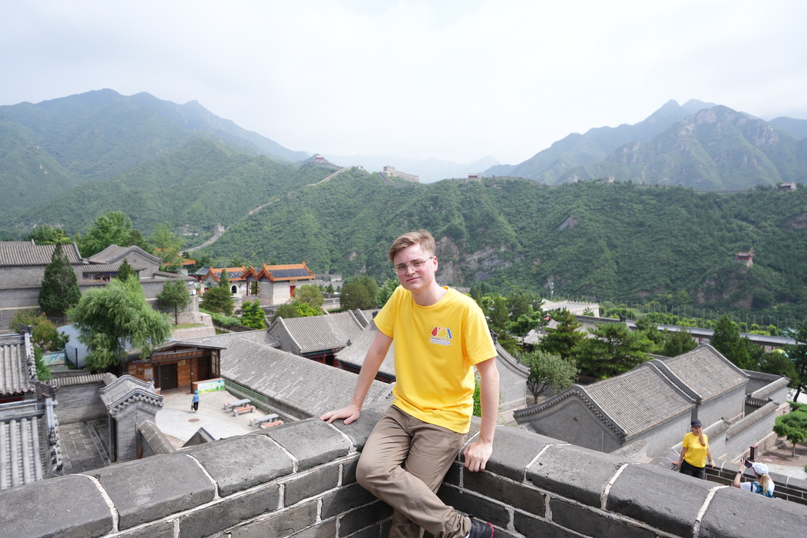 2025 China Soong Ching Ling Foundation Junior Cultural Ambassadors Scale the Great Wall