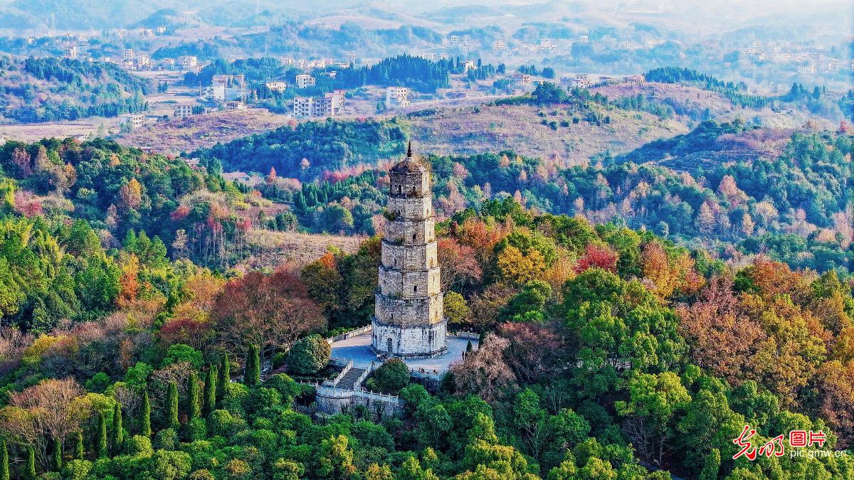 A stunning view of colorful foliage in central China's Hunan