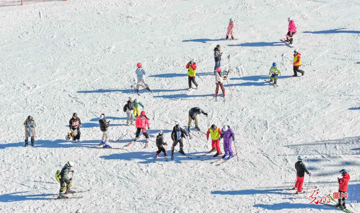 Winter sports ignite enthusiasm across China as snow season kicks off