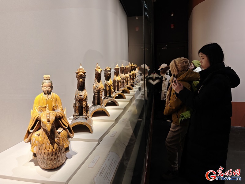 Exhibition traces a century of stewardship at the Palace Museum