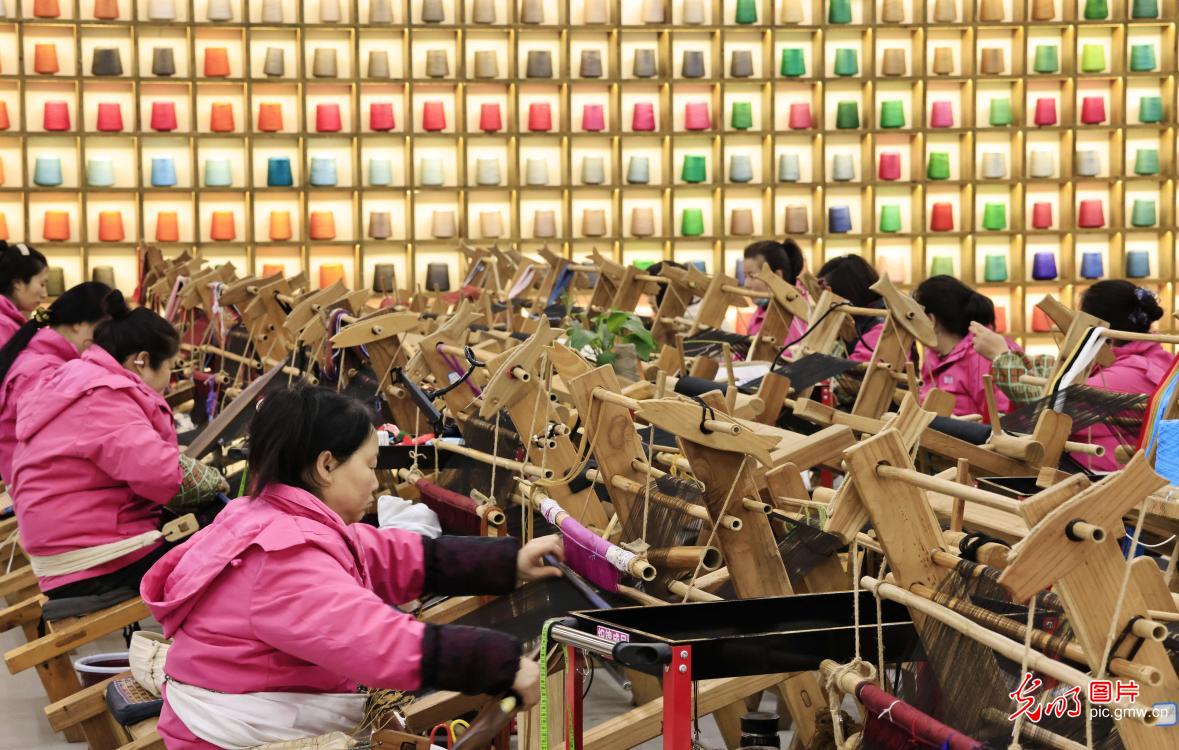 Factories nationwide shift into high gear on first workday of 2026