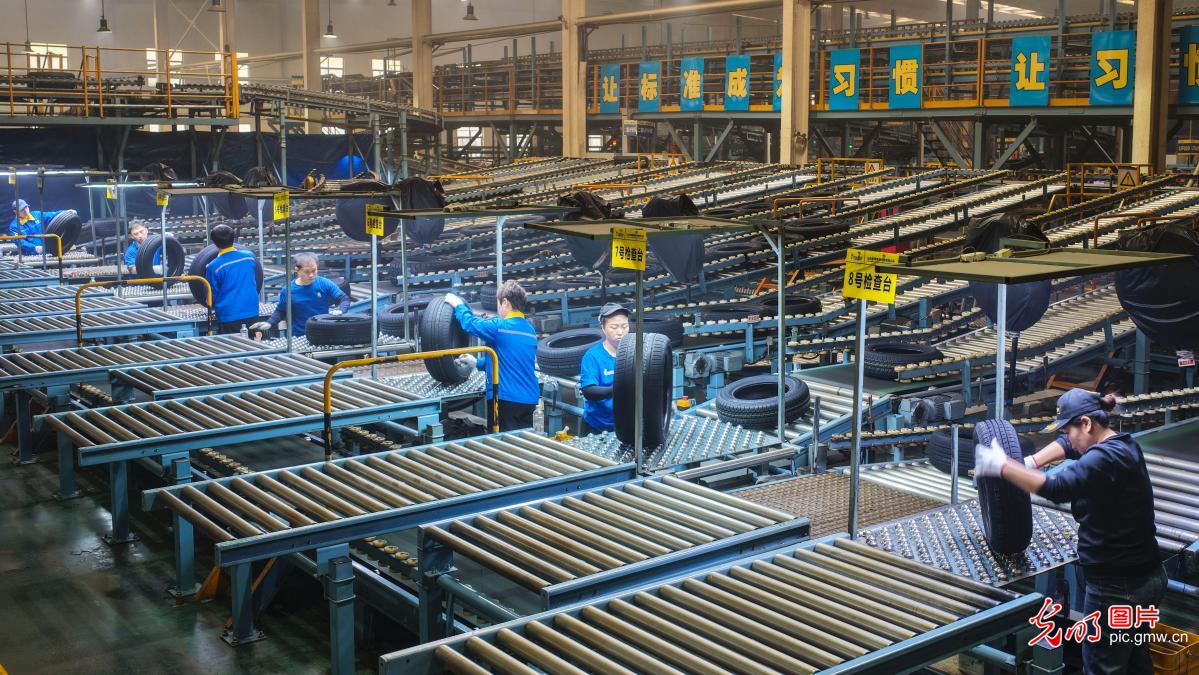 Factories nationwide shift into high gear on first workday of 2026