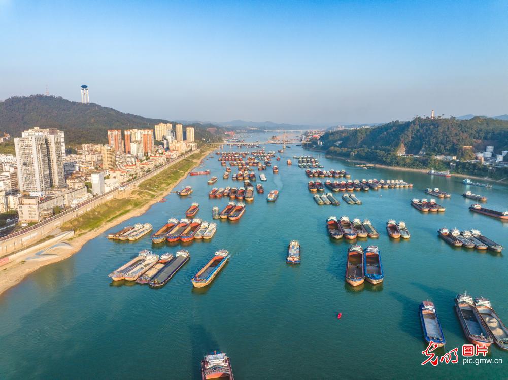 Busy shipping season kicks off on 