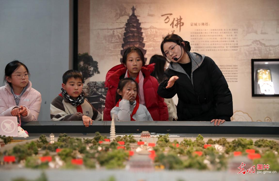 Museum visit brings cultural heritage to life for students