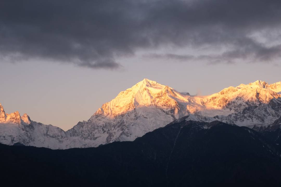 In pics: Meili Snow Mountain in changing light from dawn to dusk