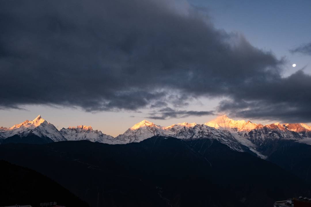 In pics: Meili Snow Mountain in changing light from dawn to dusk