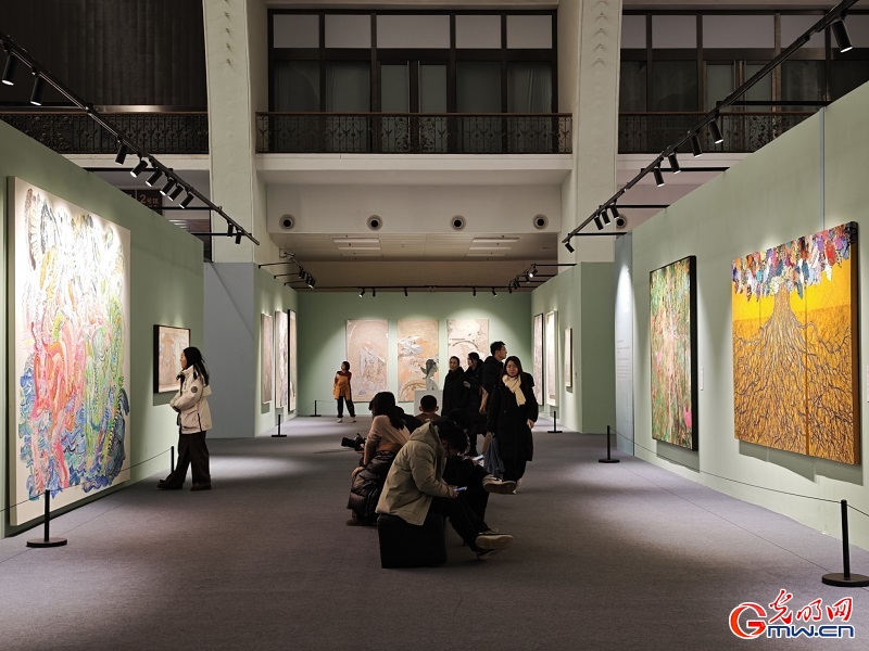 Visitors explore global dialogue through art at 10th Beijing International Art Biennale Visitors explore global dialogue through art at 10th Beijing International Art Biennale