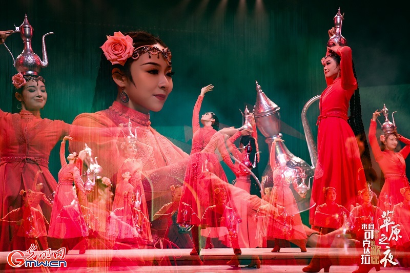 Song-and-dance drama highlighting Xinjiang's development premieres in Beijing