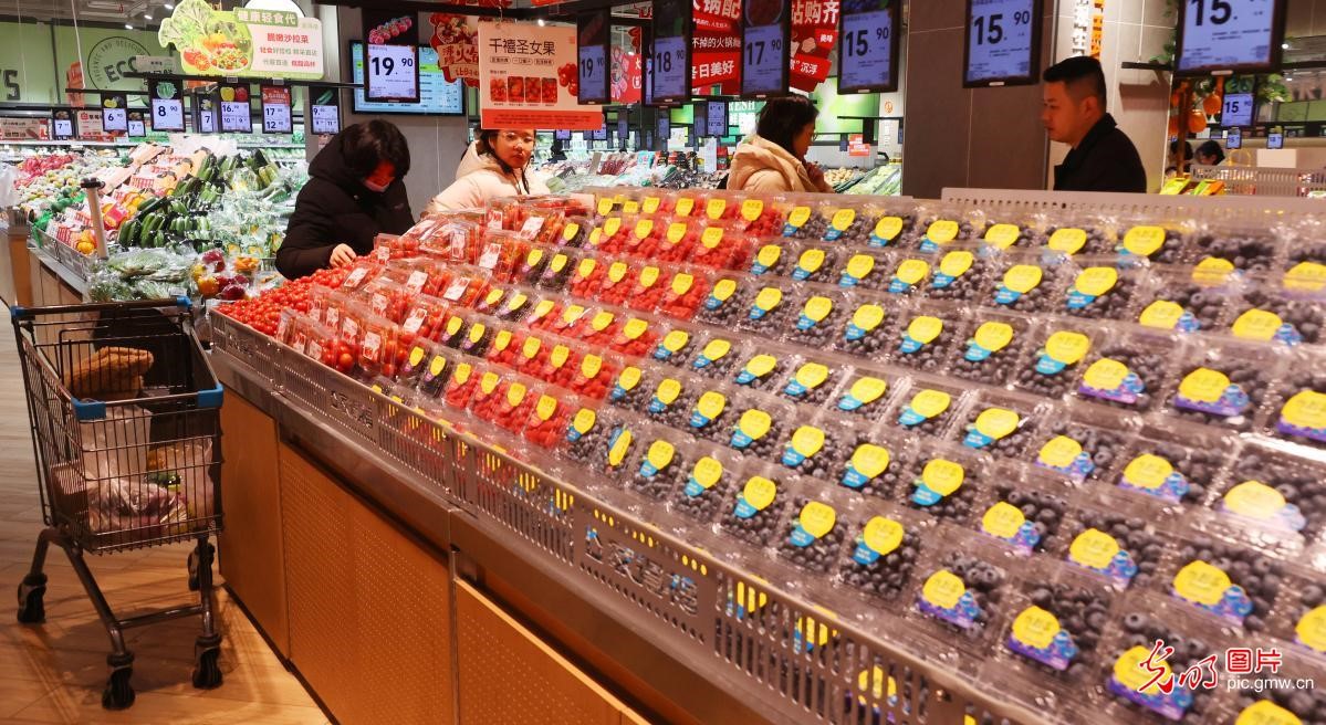 Steady consumption feflects China's economic momentum Steady consumption feflects China's economic momentum