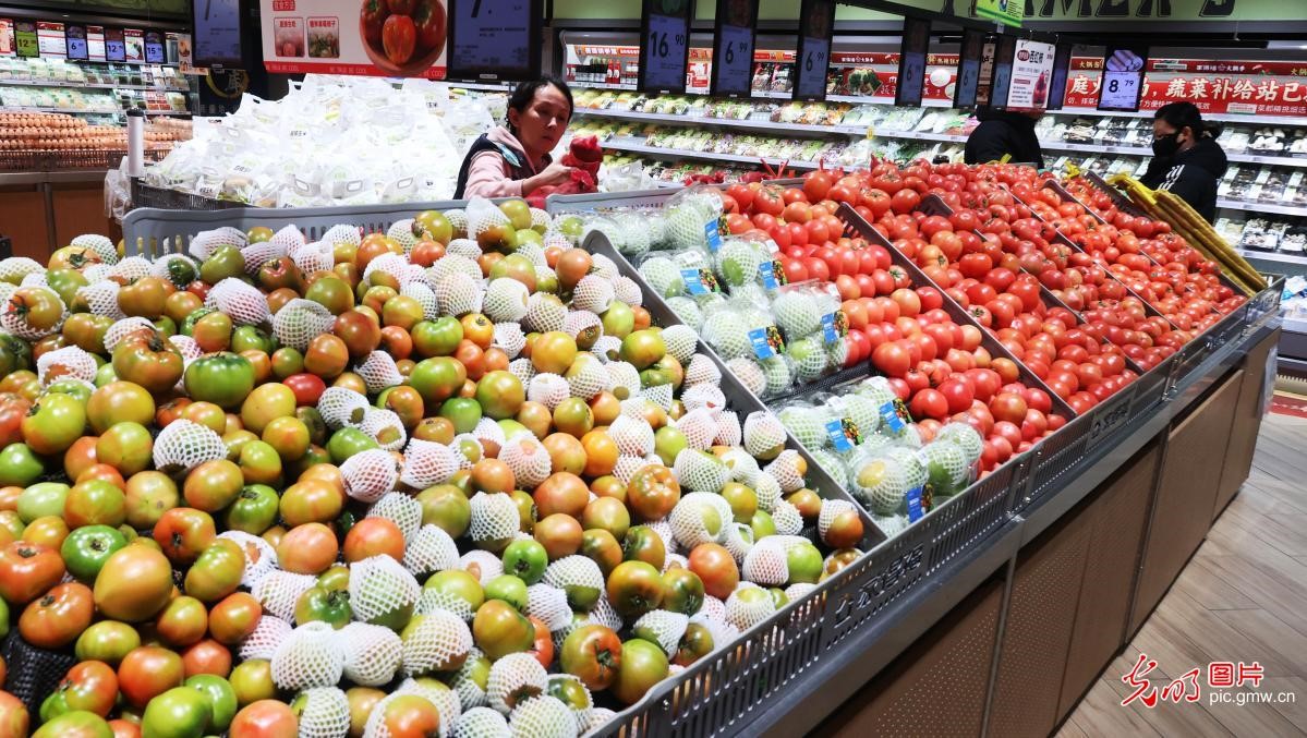 Steady consumption feflects China's economic momentum Steady consumption feflects China's economic momentum