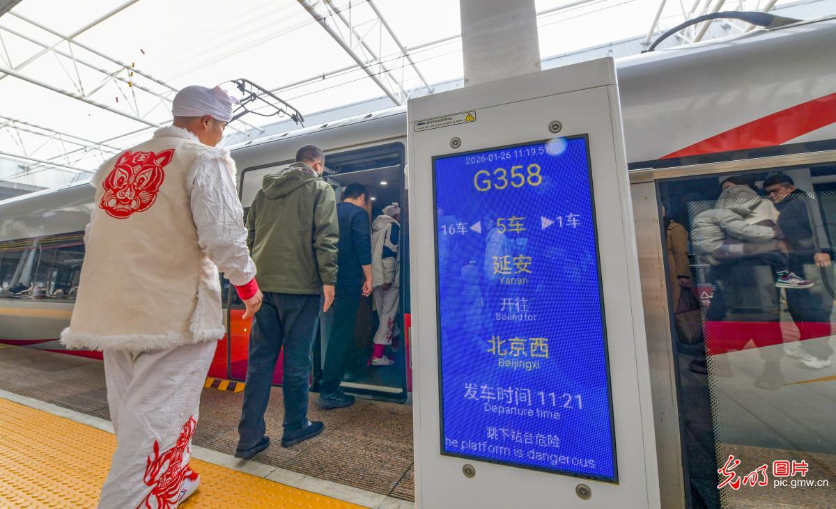 High-speed rail links Yan'an to Beijing for the first time