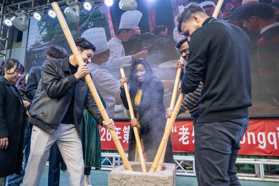 Foreign students embrace festive vibe in SW China's Chongqing