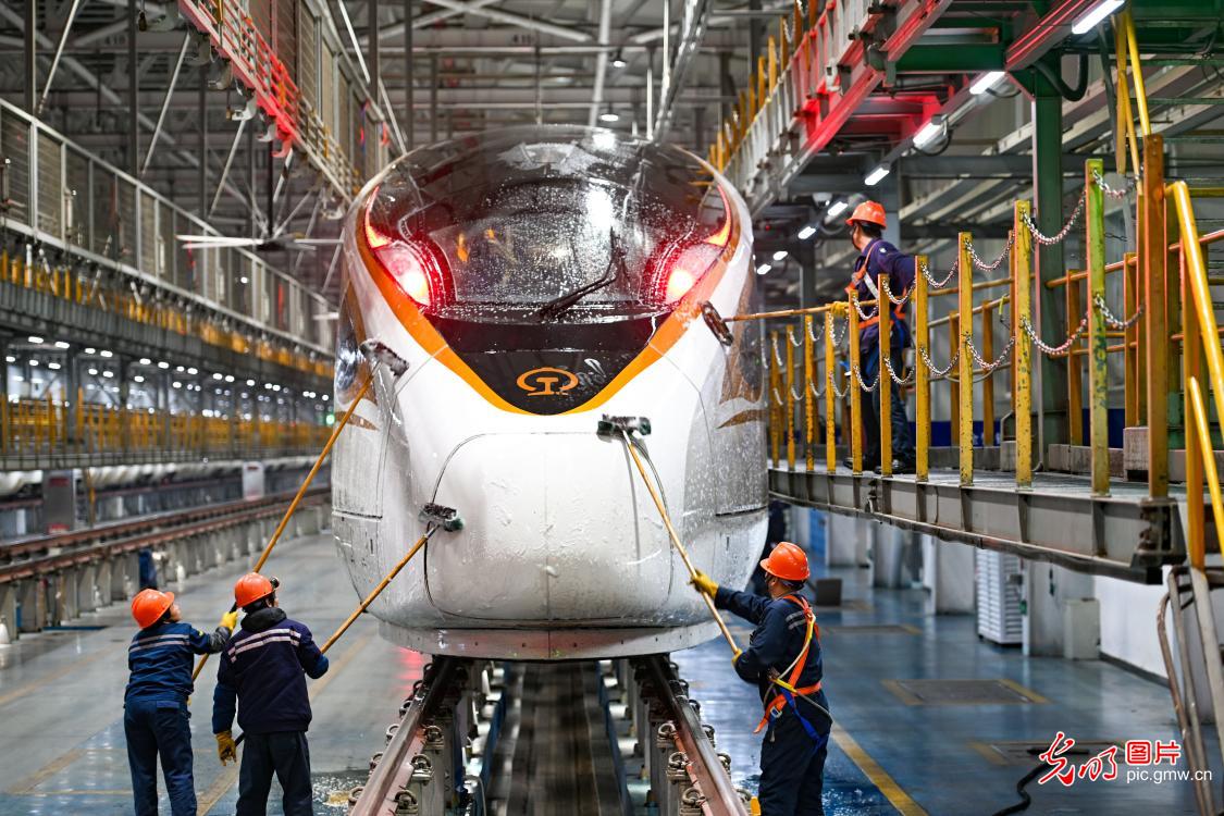 China gears up for 2026 Spring Festival travel rush