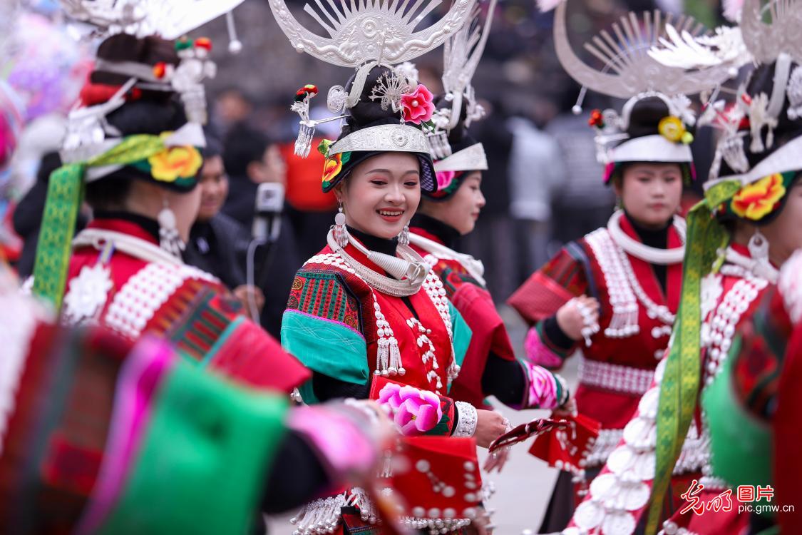 Miao villagers perform lusheng dance to welcome Spring Festival in SW China's Guizhou Miao villagers perform lusheng dance to welcome Spring Festival in SW China's Guizhou