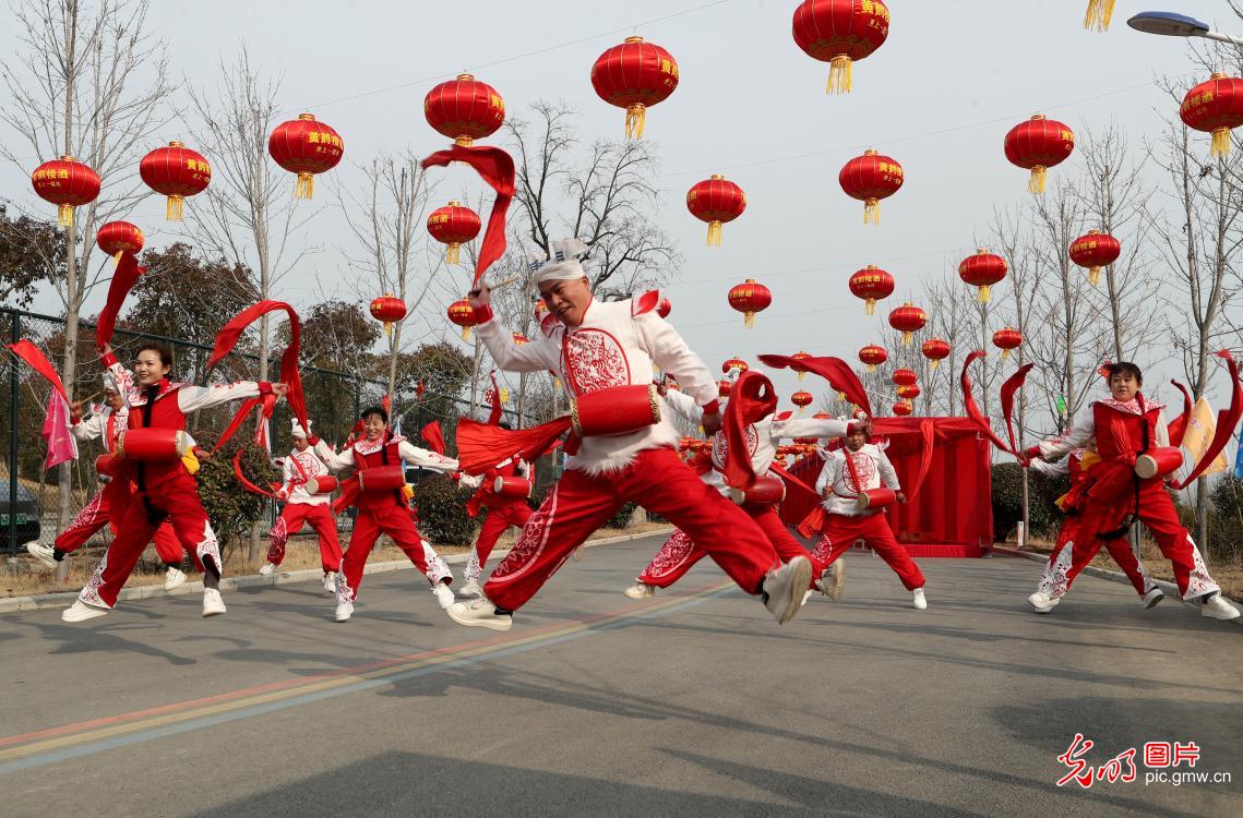 China embraces a joyful Spring Festival with traditions old and new China embraces a joyful Spring Festival with traditions old and new