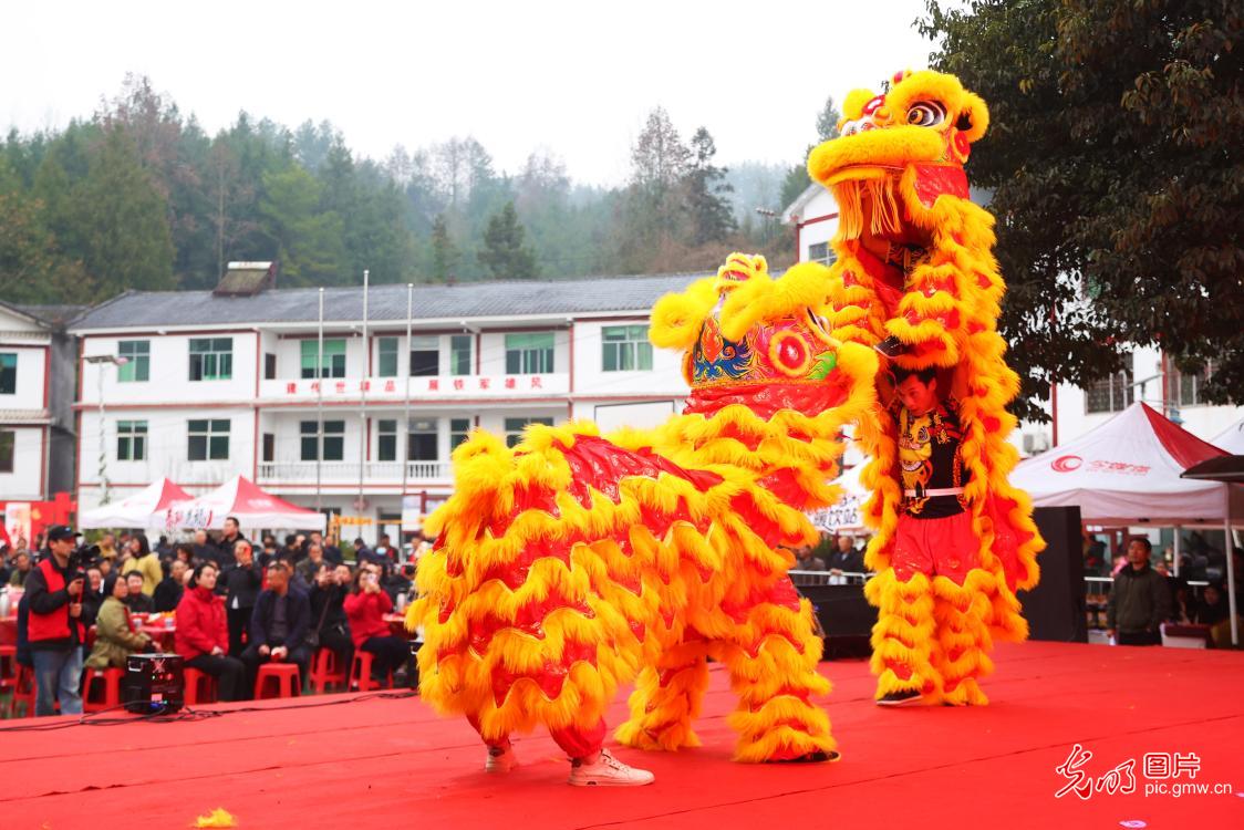 China embraces a joyful Spring Festival with traditions old and new China embraces a joyful Spring Festival with traditions old and new