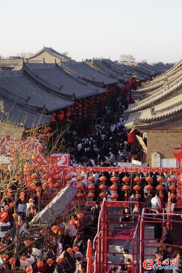 Spring Festival market held in ancient city of Pingyao