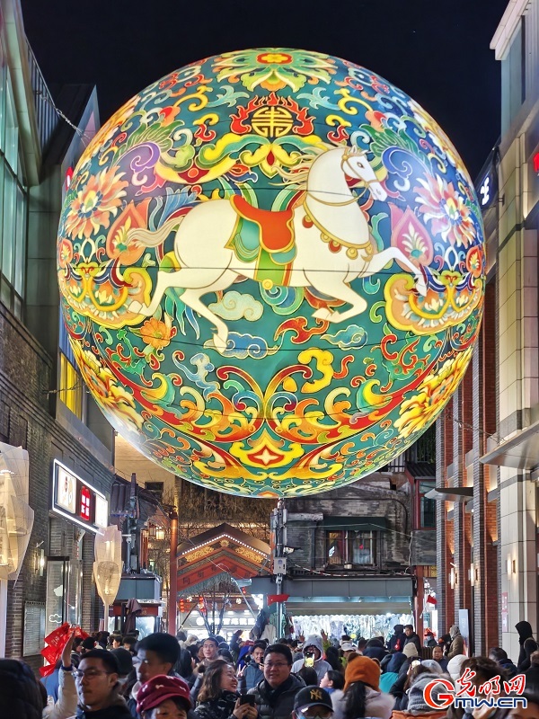 Lantern fair held in Beijing's Qianmen area