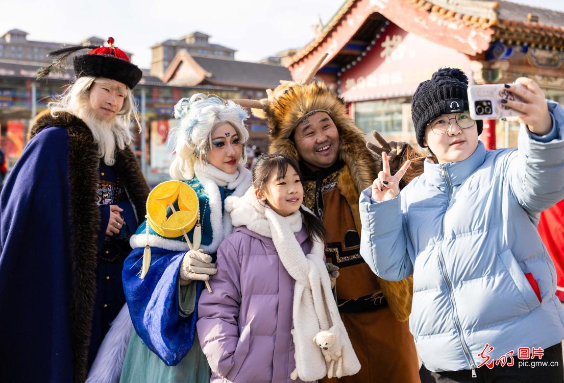 Spring Festival temple fair opens in N China's Inner Mongolia Spring Festival temple fair opens in N China's Inner Mongolia
