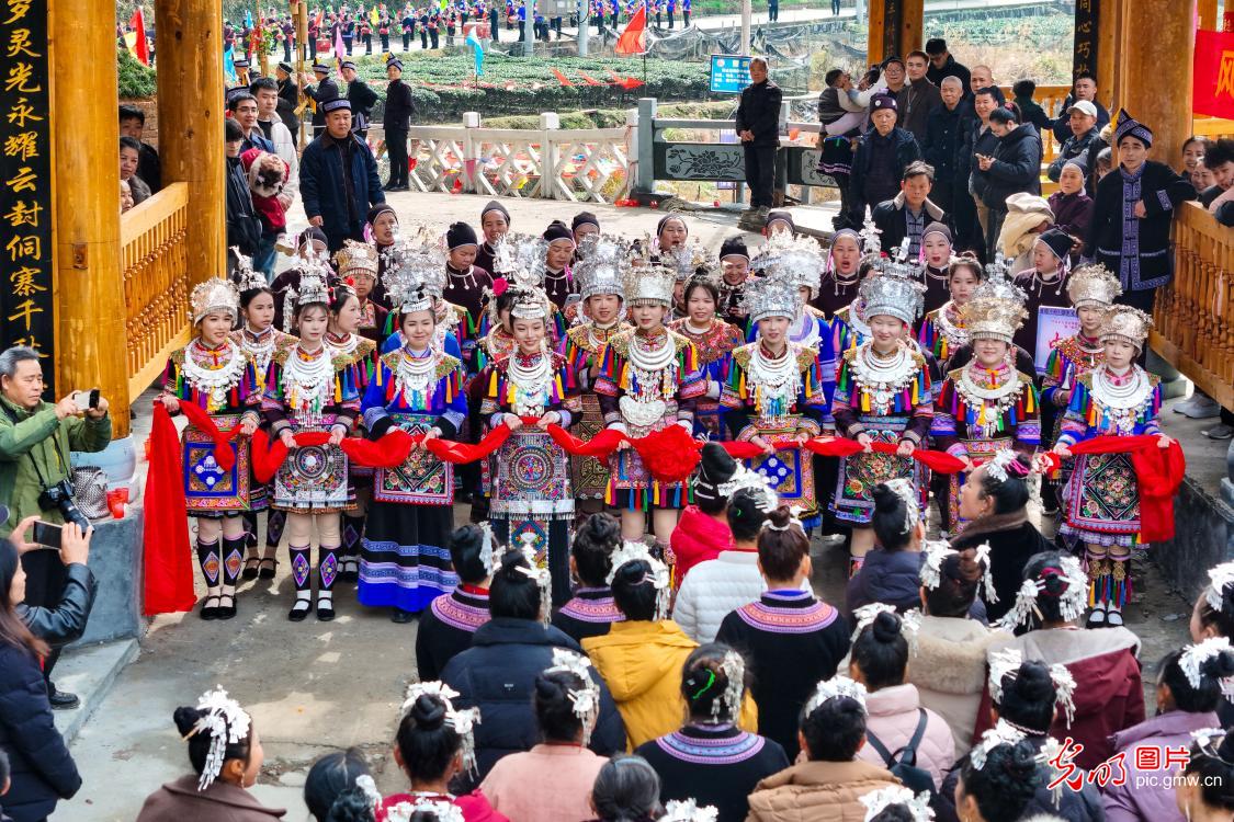 Dong villagers celebrate Spring Festival with folk traditions in C China's Hunan