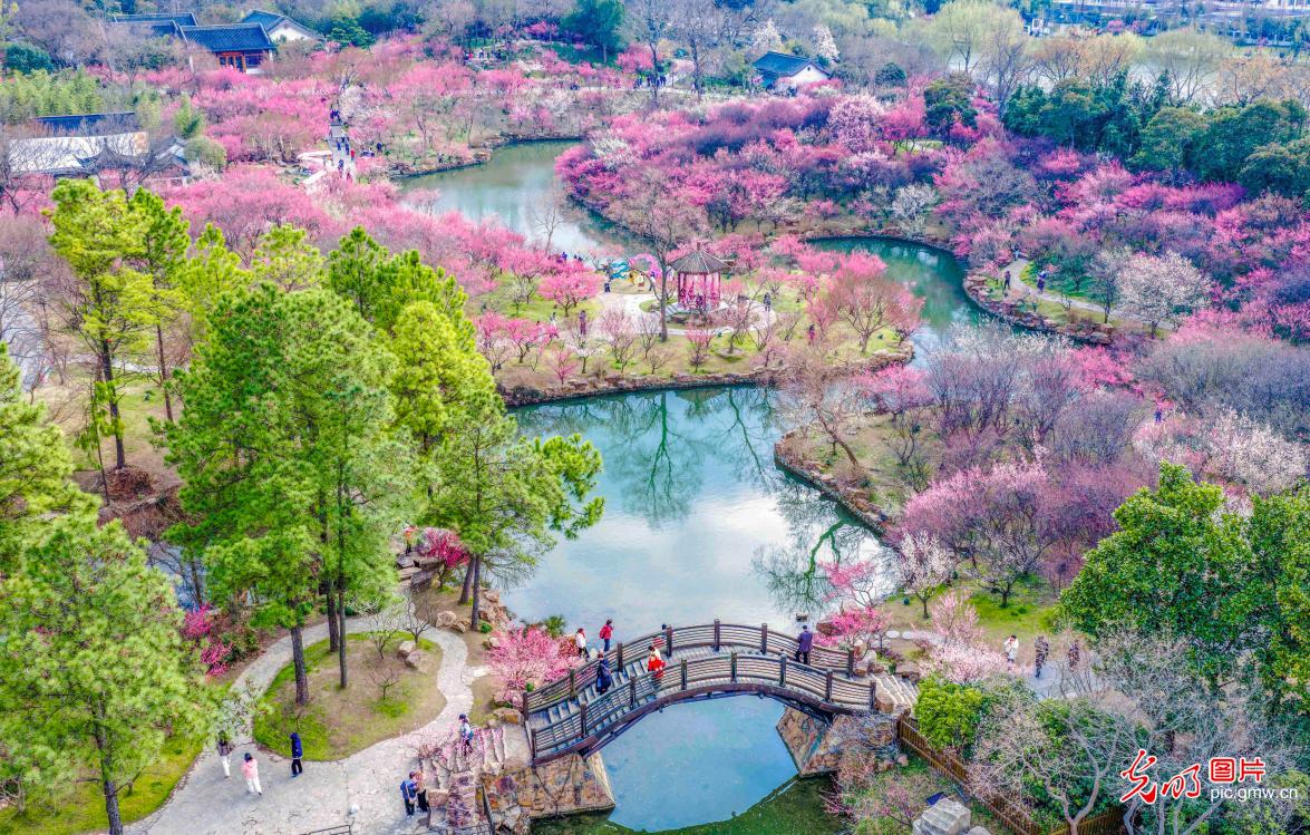 Scenery of Slender West Lake in E China's Yangzhou