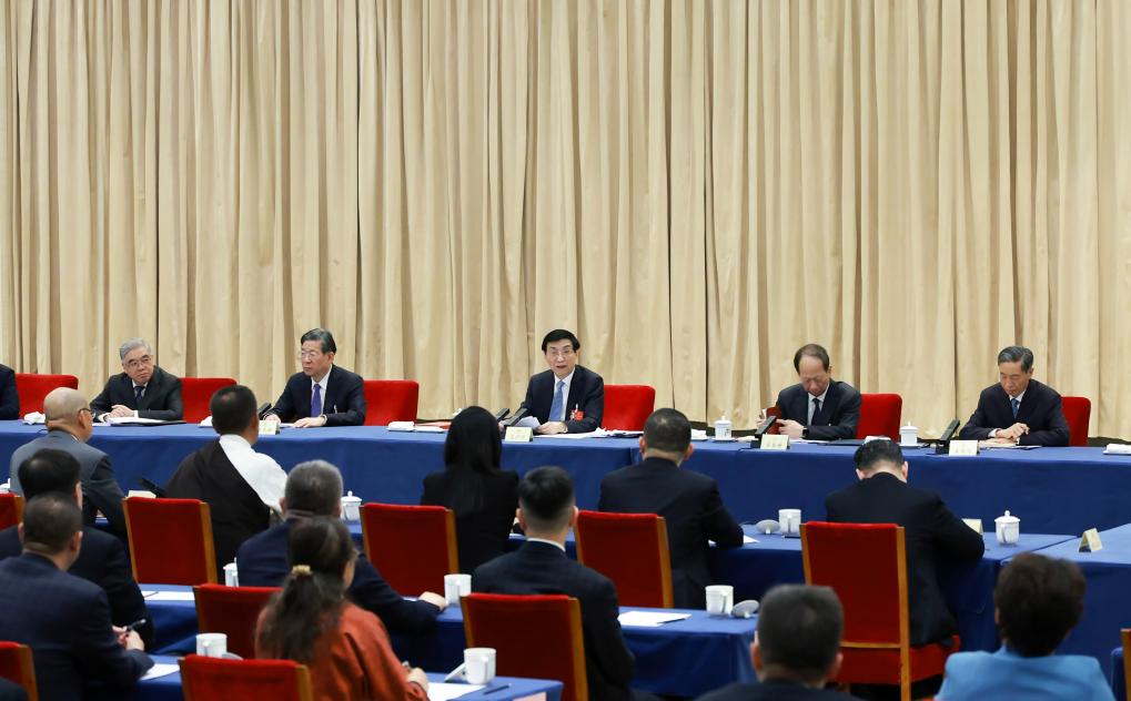 Chinese leaders join national lawmakers, political advisors in deliberation, discussions