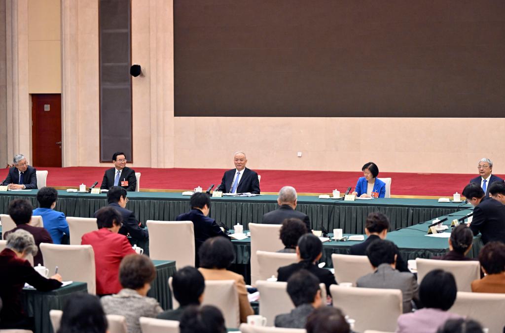 Chinese leaders join national lawmakers, political advisors in deliberation, discussions