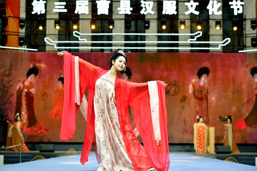 From China to world's wardrobes: The rise of Hanfu fashion