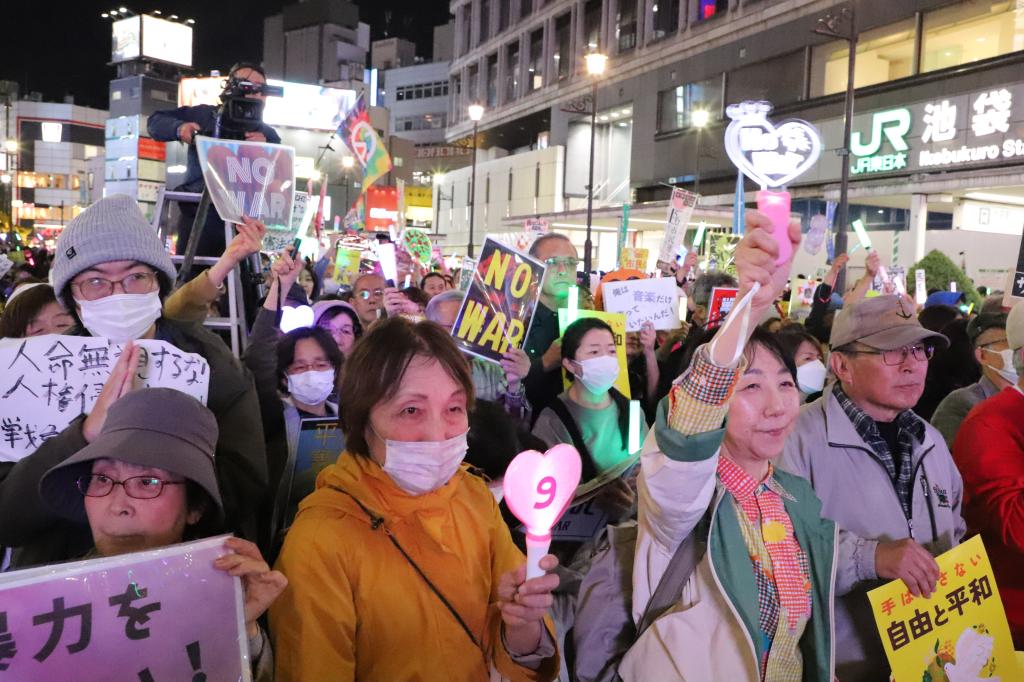 Japan opposition parties, citizens rally against gov't move to ease arms export rules