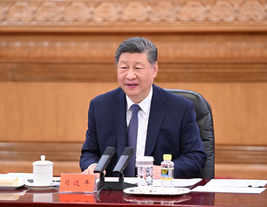 Xi meets KMT leader Cheng Li-wun in Beijing