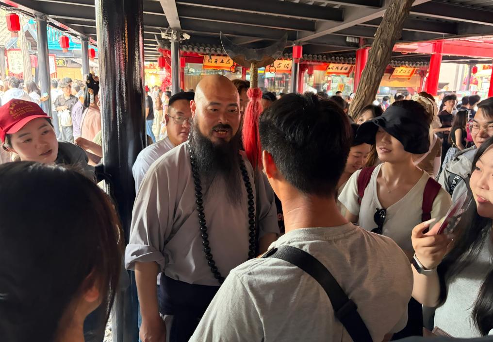 China brings classics to life to attract young readers