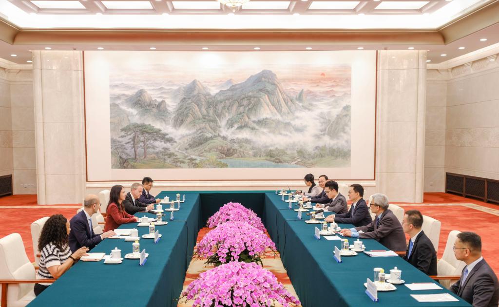 Chinese VP meets president of 80th session of UNGA