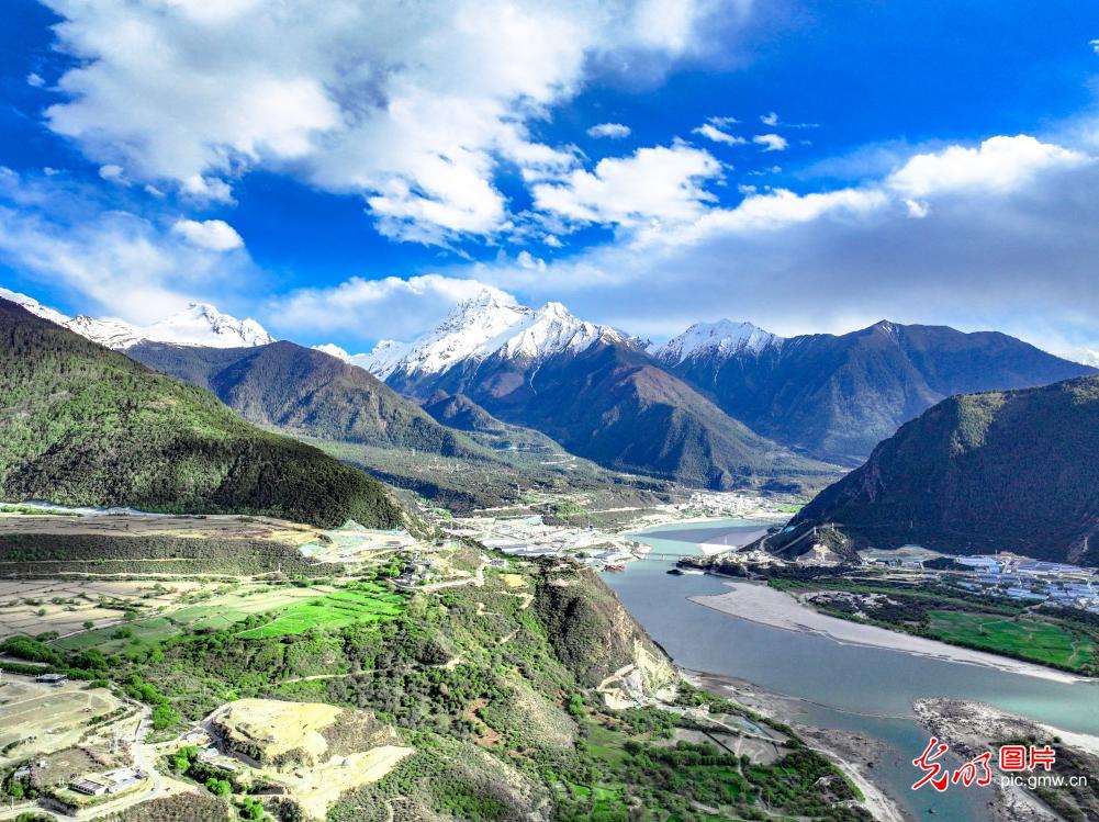 Scenery of Yarlung Tsangpo Grand Canyon in SW China Scenery of Yarlung Tsangpo Grand Canyon in SW China