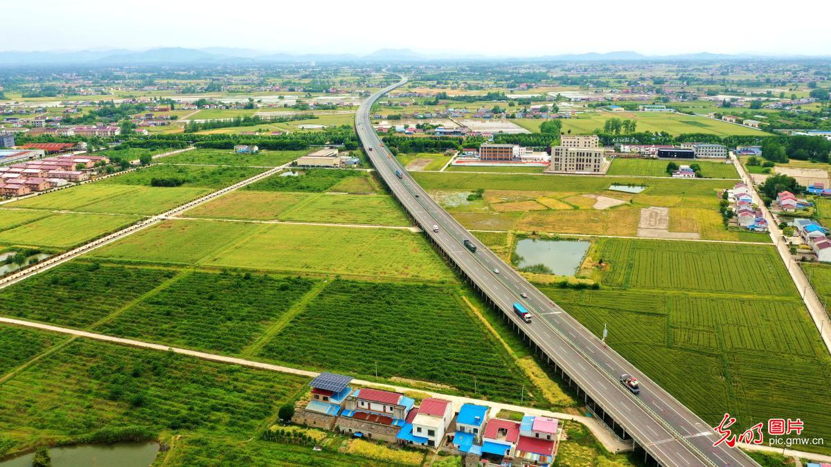 Expressway winds through rural counryside in E China's Anhui
