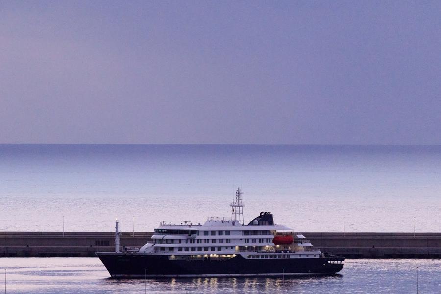 Floating quarantine: hantavirus evacuation operation unfolds off Tenerife