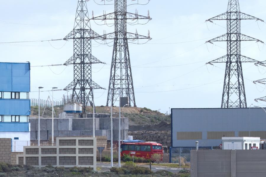 Floating quarantine: hantavirus evacuation operation unfolds off Tenerife