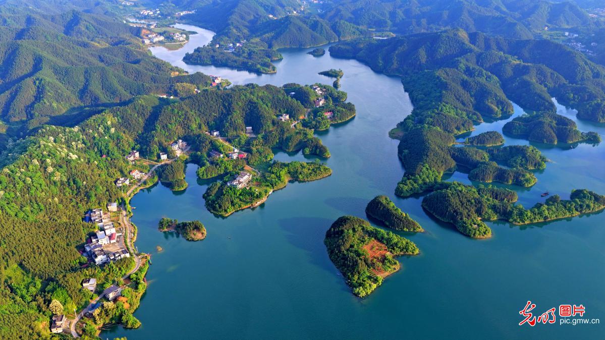 Picturesque rural scenery in C China's Hunan Picturesque rural scenery in C China's Hunan