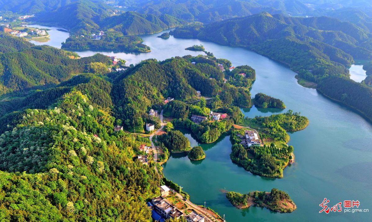 Picturesque rural scenery in C China's Hunan Picturesque rural scenery in C China's Hunan