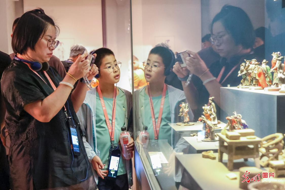 Visitors flock to Nanjing Museum on Int'l Museum Day