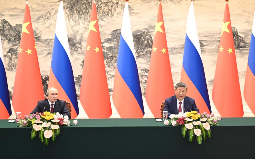 Xi, Putin jointly meet press