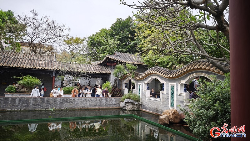 Visitors flock to Qinghui Garden during holiday in S China's Guangdong