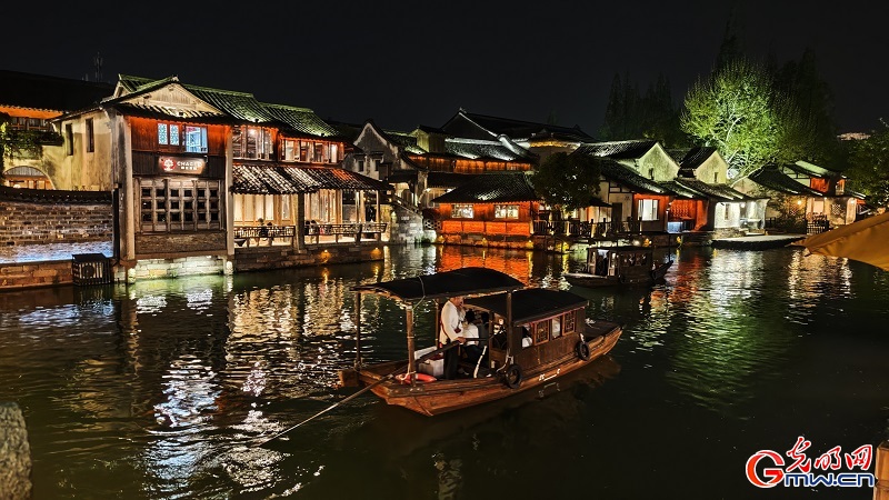 Night scenery glows in Wuzhen Water Town