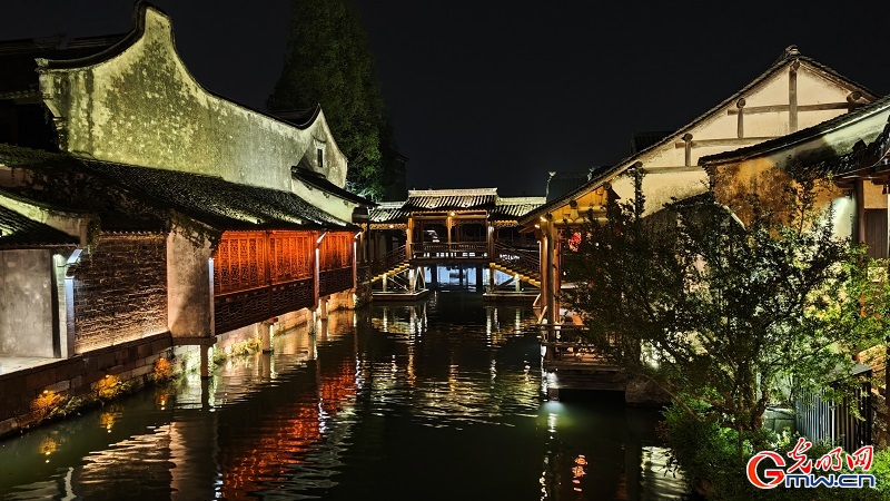 Night scenery glows in Wuzhen Water Town